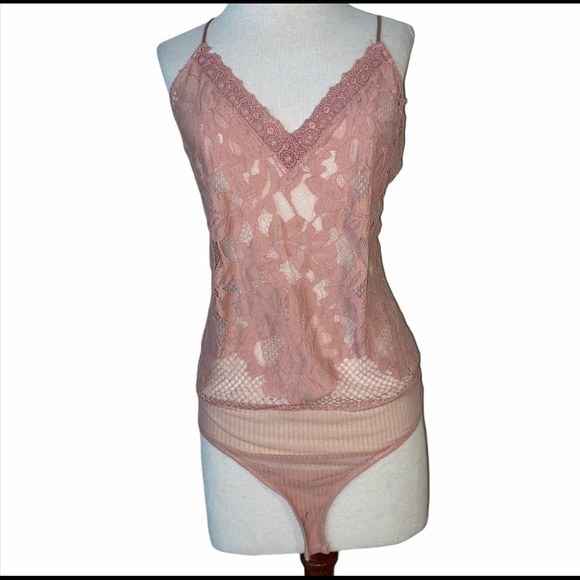 Kendall & Kylie Tops - Kendall & Kylie Small Pink Lace Bodysuit thong